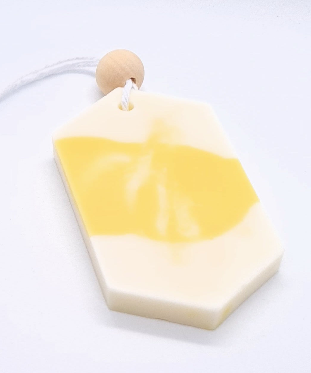 Suspension parfumée monoï